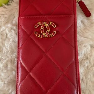 ❌❌SOLD elsewhere❌❌ Chanel 19 phone card holder